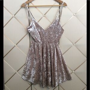 ROMEO AND JULIET COUTURE CRUSHED VELVET DRESS!